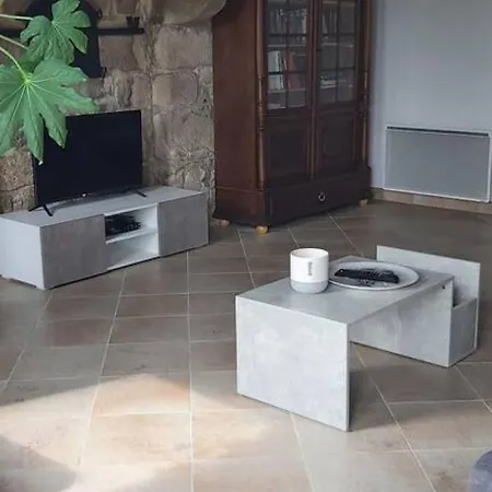 Confortable A Perriers-en-beauficel Avec Terrasse *