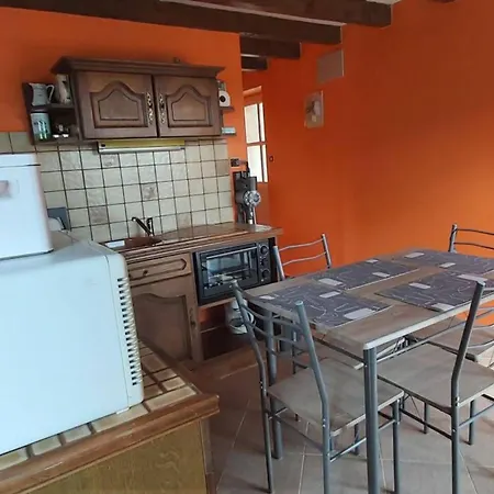 شاليه Confortable A Perriers-en-beauficel Avec Terrasse *