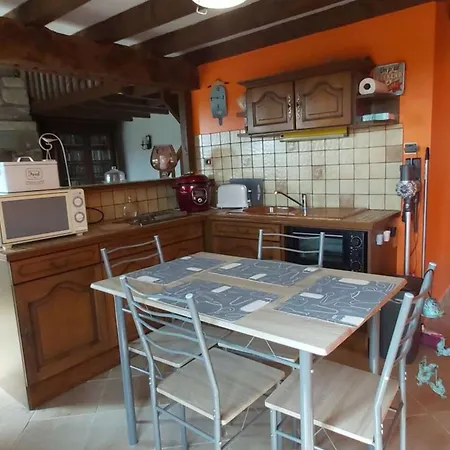 شاليه Confortable A Perriers-en-beauficel Avec Terrasse